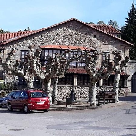 Meson El Pucheru Barcenaciones Exterior photo